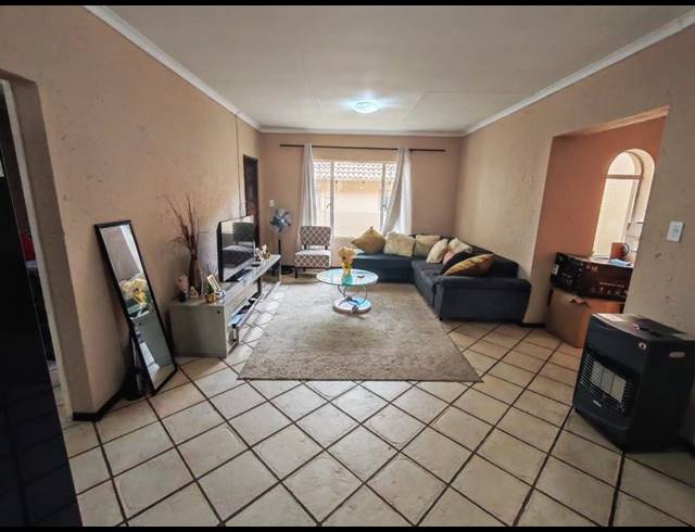 3 BEDROOM PROPERTY TO RENT IN AMBERFIELD